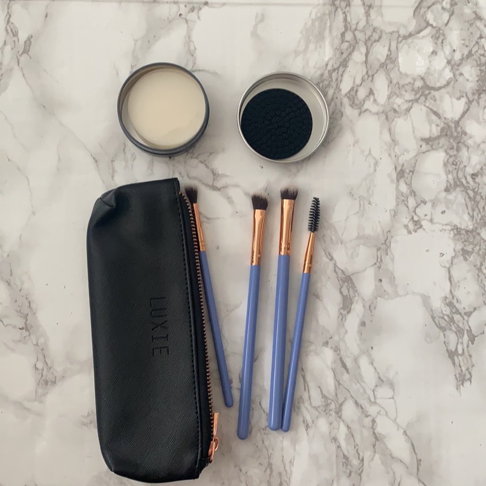 Iuxie wonderlust eye brushes and cleaning system Sep sale
